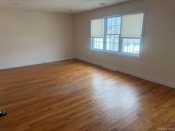 191 Jefferson Avenue , Mineola, NY 11501