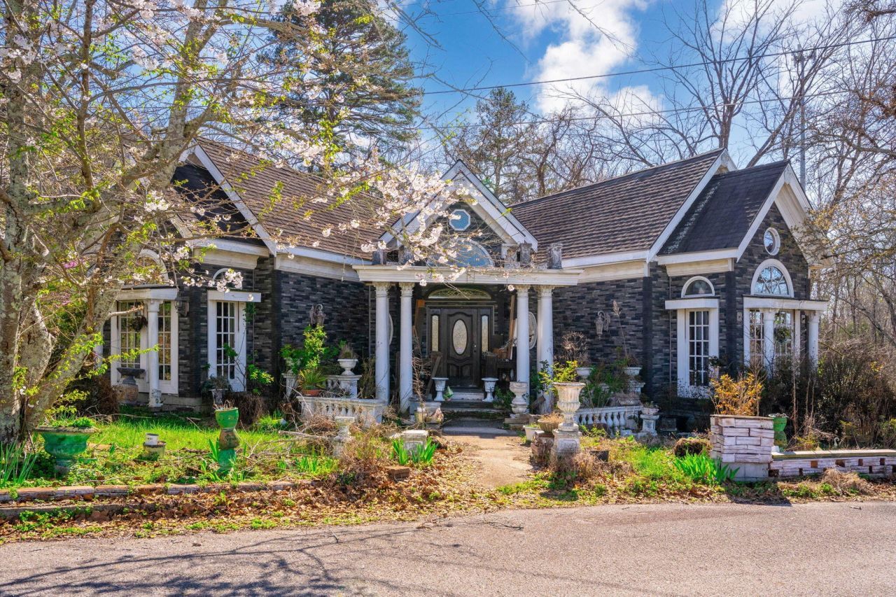 1303 Springview Drive, Chattanooga, TN 37421 Main Photo