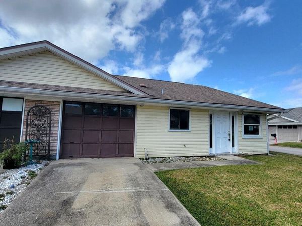 4 Bogey Circle, New Smyrna Beach, FL 32168