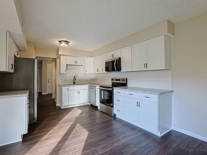 18 Oakwood Court, Springdale, OH 45246 Photo 14