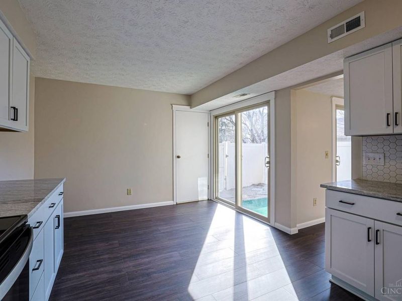 18 Oakwood Court, Springdale, OH 45246 Photo 17