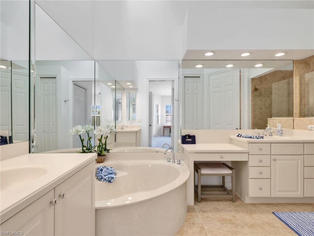 6422 Legacy Cir, Unit 704, Naples, FL 34113 Photo