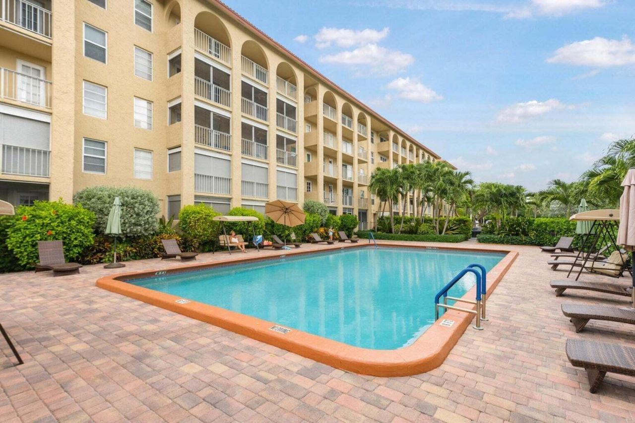 950 Ponce De Leon Road, Unit 309, Boca Raton, FL 33432 Photo