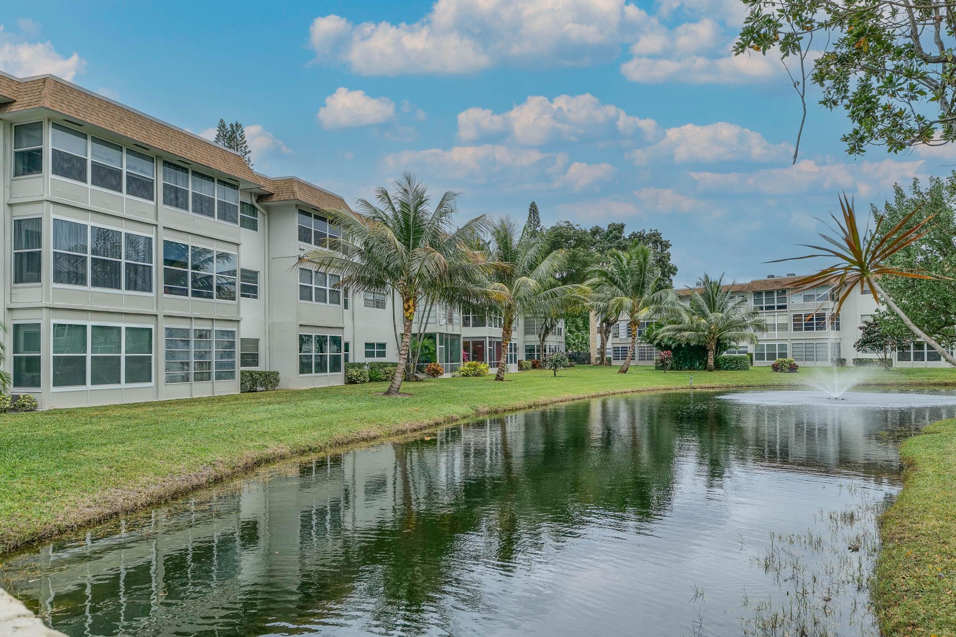 3505 NW 48th Avenue, Unit 403, Lauderdale Lakes, FL 33319 Photo