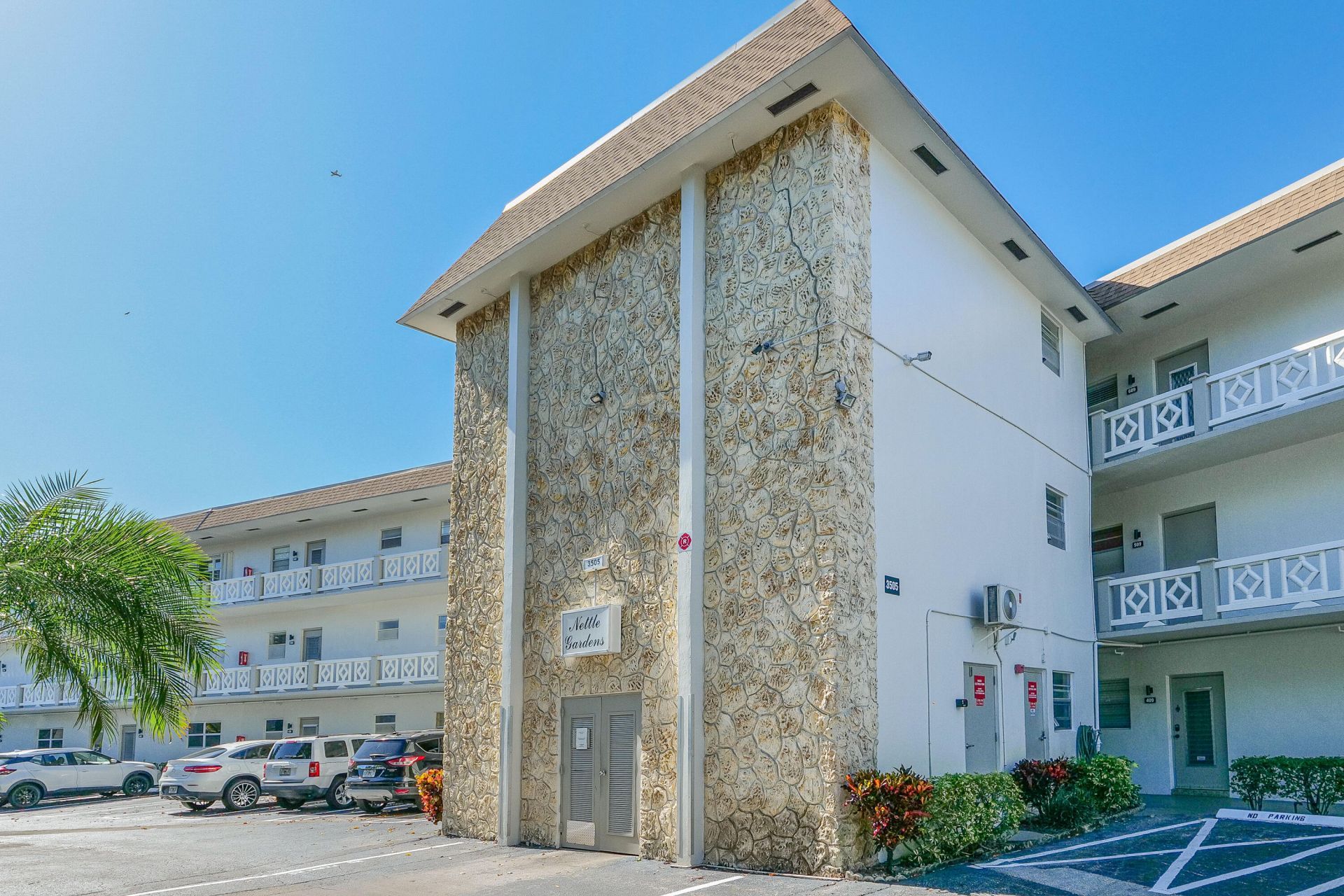 3505 NW 48th Avenue, Unit 403, Lauderdale Lakes, FL 33319 Photo