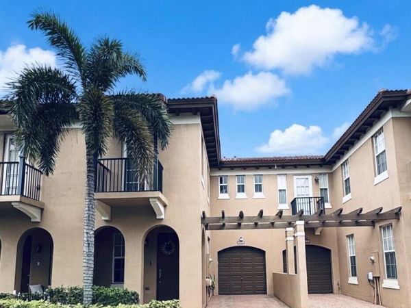 6956 Julia Gardens Drive, Coconut Creek, FL 33073