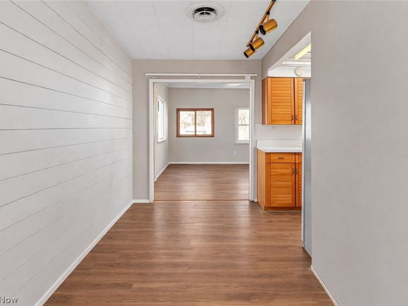 9248 Lynnhaven Road, Parma Heights, OH 44130 Photo 7