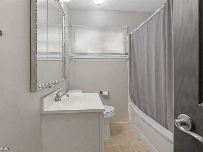 9248 Lynnhaven Road, Parma Heights, OH 44130 Photo 8