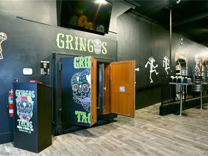 24 N Phelps Street, Youngstown, OH 44503 Photo 8