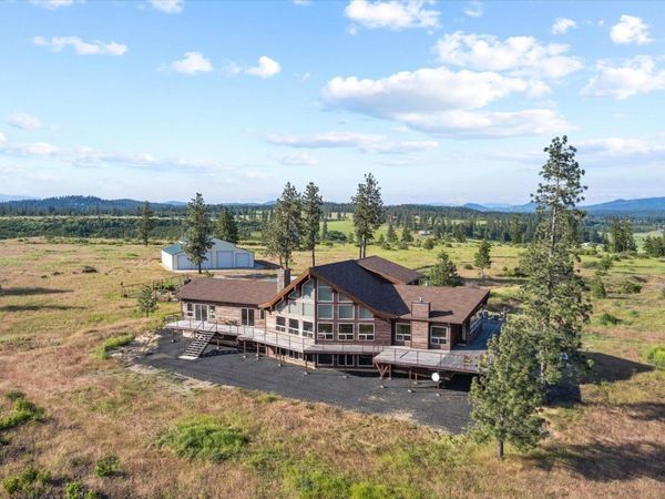 29409 N Dunn Rd, Chattaroy, WA 99003
