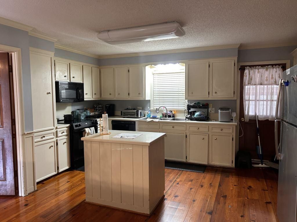 755 Brewton Street Photo 18