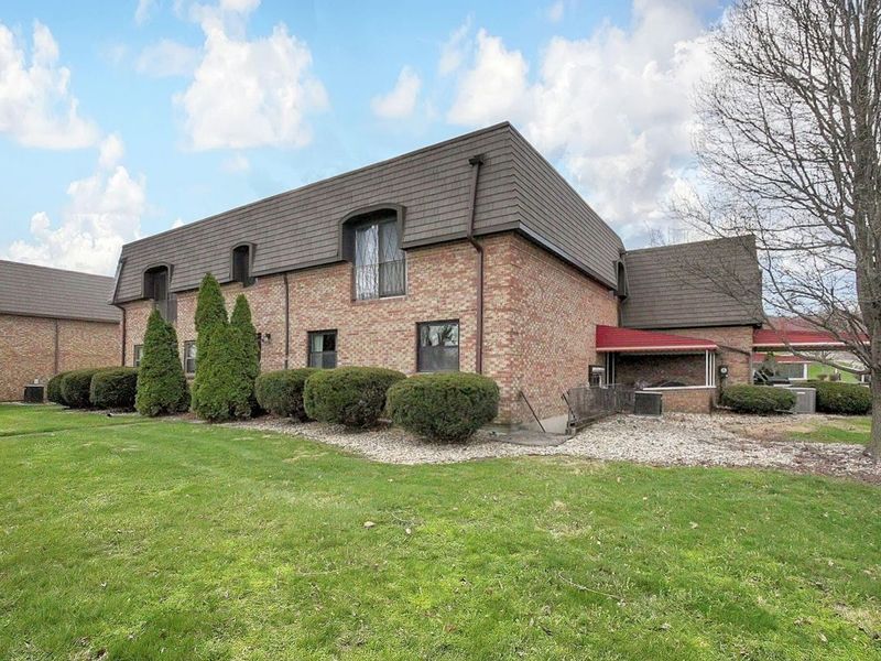 625 Country Club Drive, Unit B7, Newark, OH 43055 Photo 3