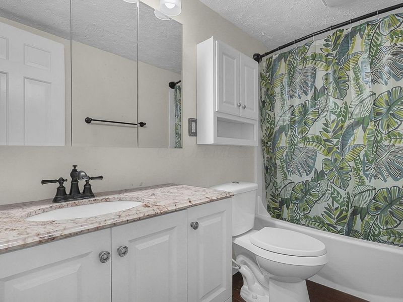 625 Country Club Drive, Unit B7, Newark, OH 43055 Photo 9