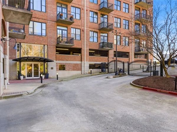 3235 Roswell Road, Unit 702, Atlanta, GA 30305