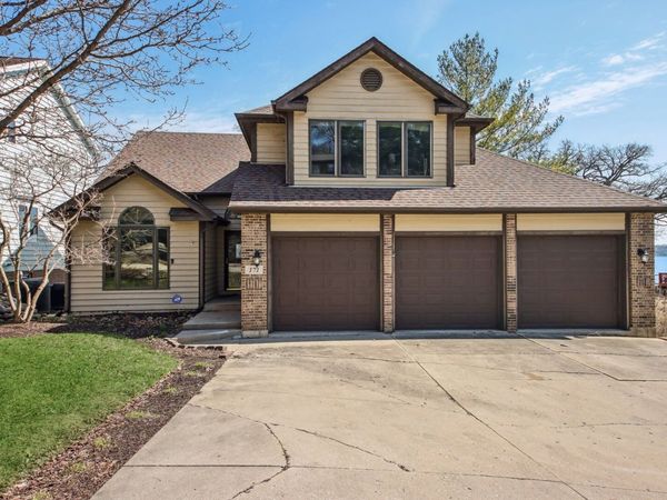 171 Waltonian Terrace, Fox Lake, IL 60020