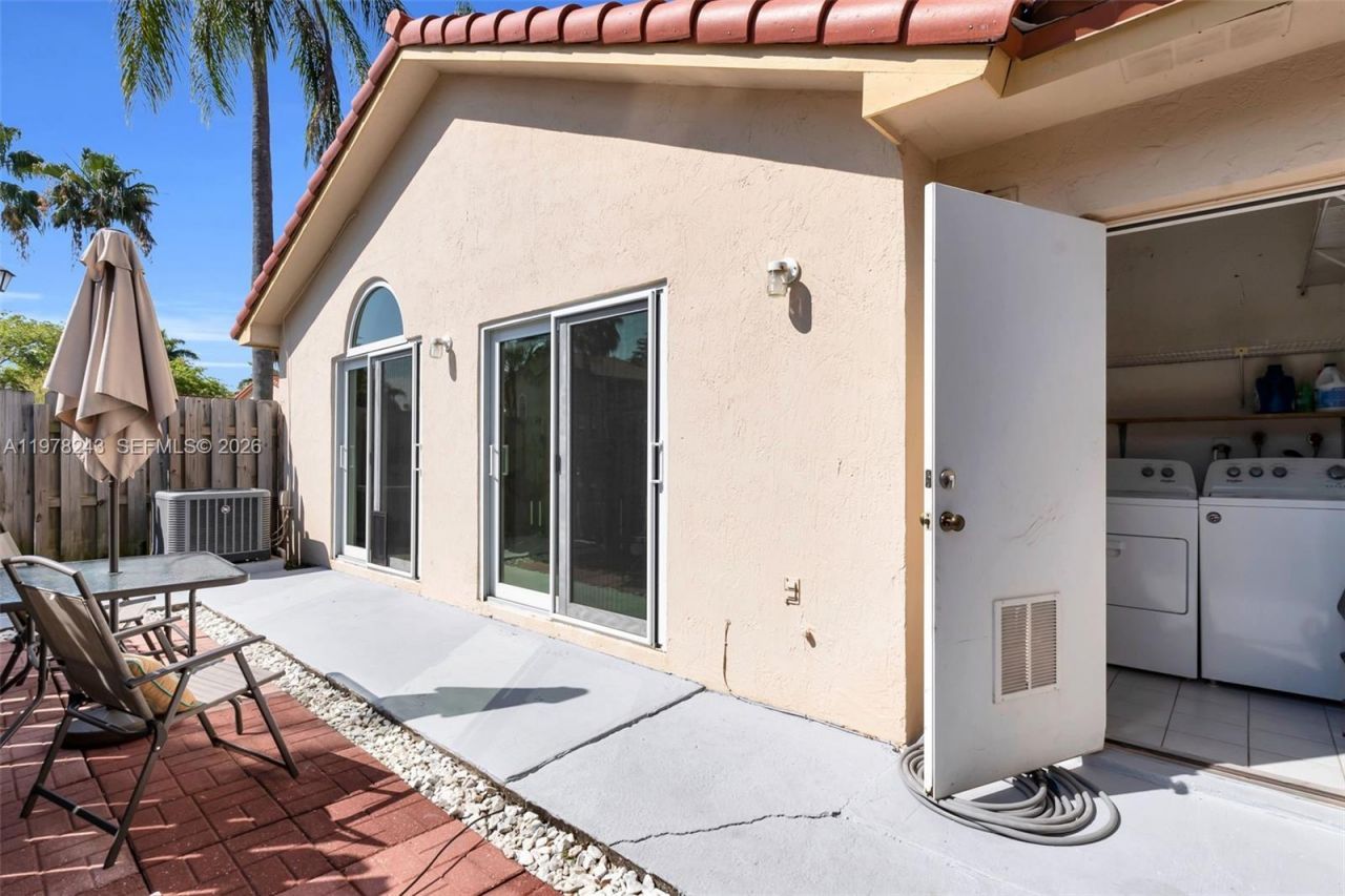 8751 SW 215th Ter , Cutler Bay, FL 33189 Photo