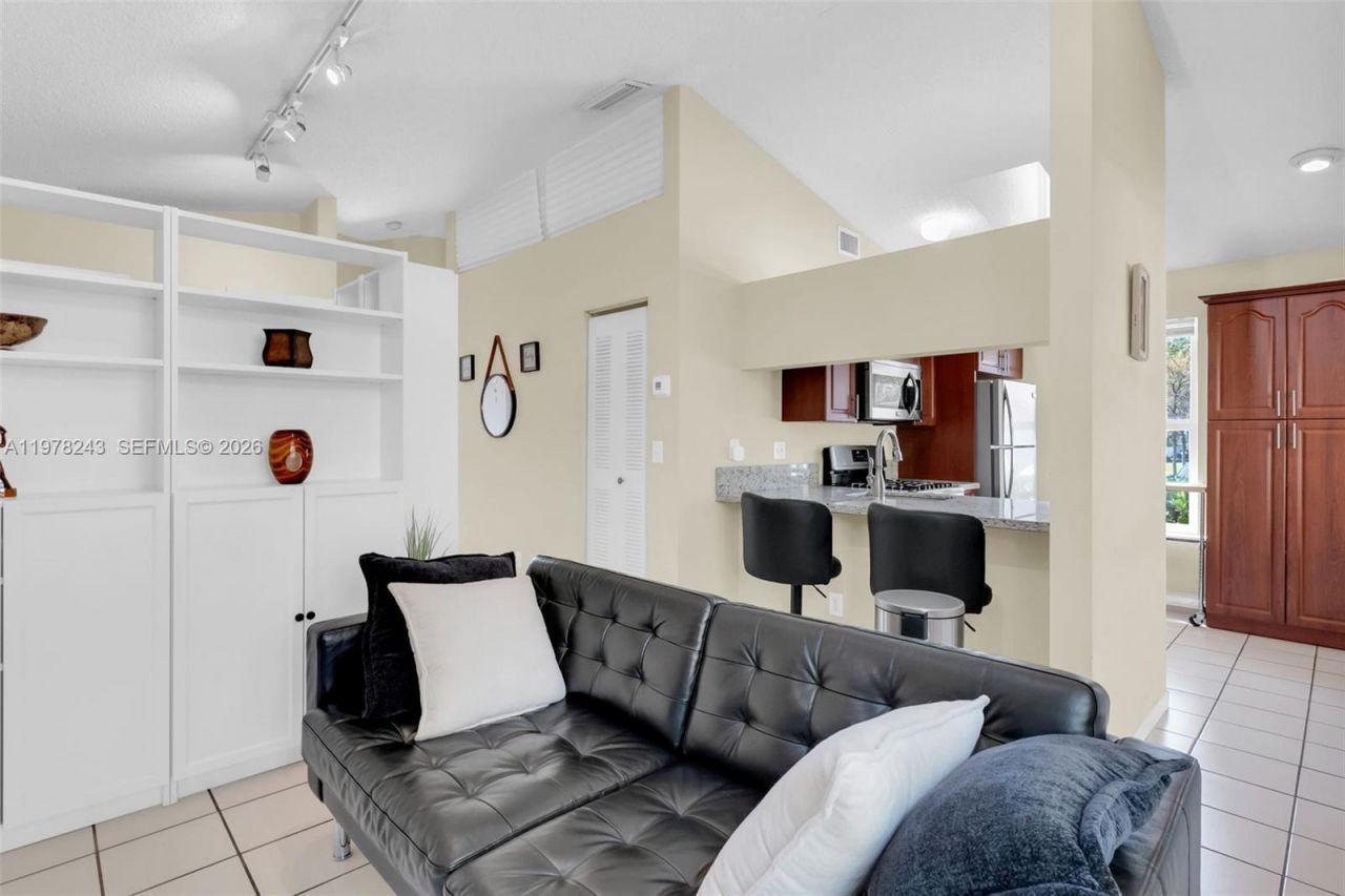 8751 SW 215th Ter , Cutler Bay, FL 33189 Photo