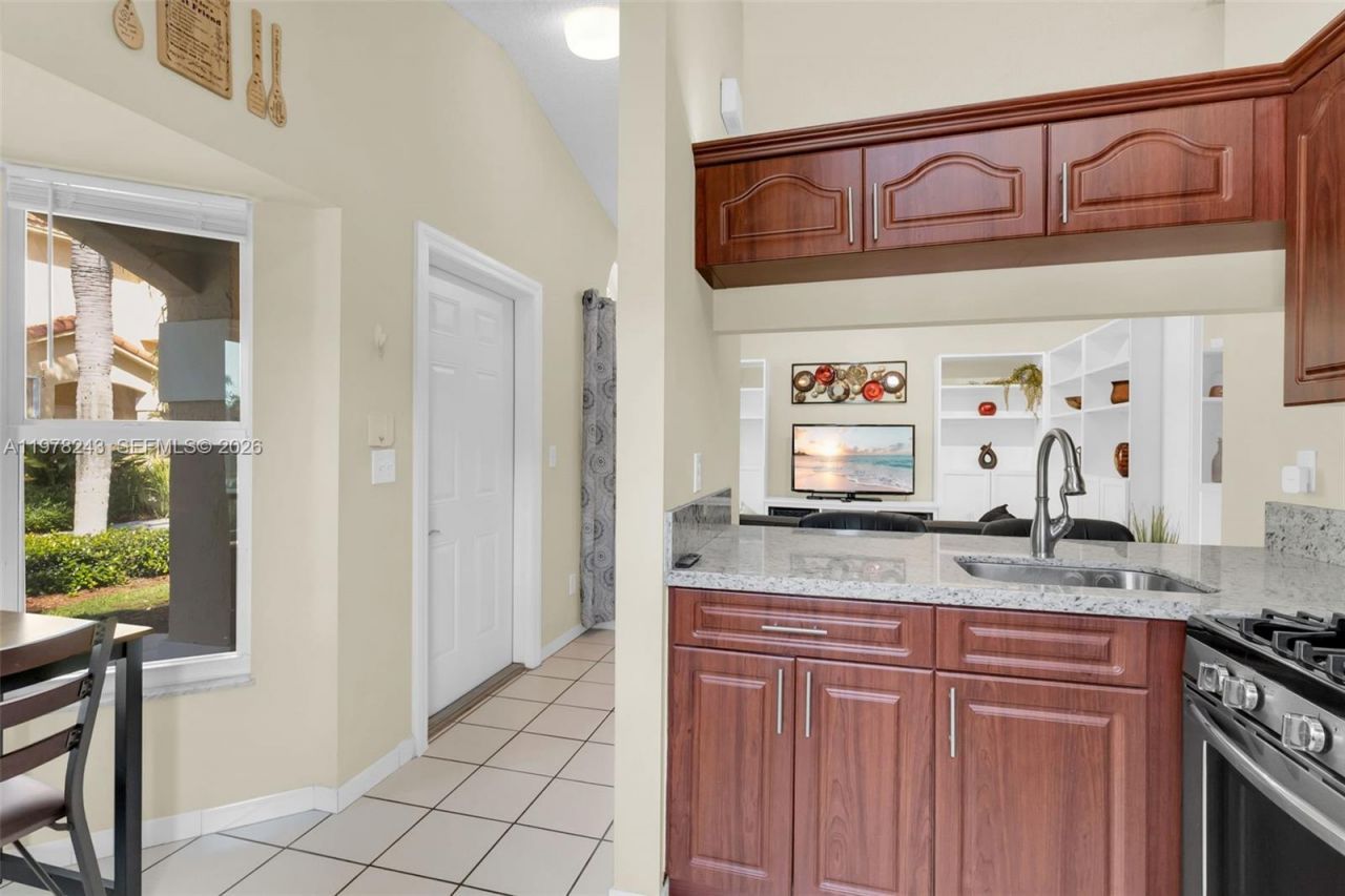 8751 SW 215th Ter , Cutler Bay, FL 33189 Photo