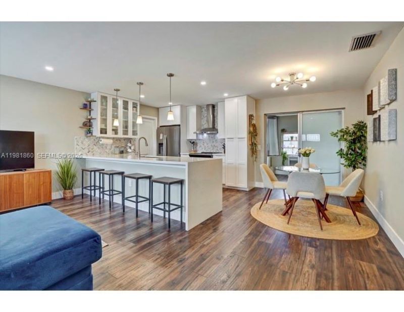 11331 NW 37th St, Sunrise, FL 33323 Photo