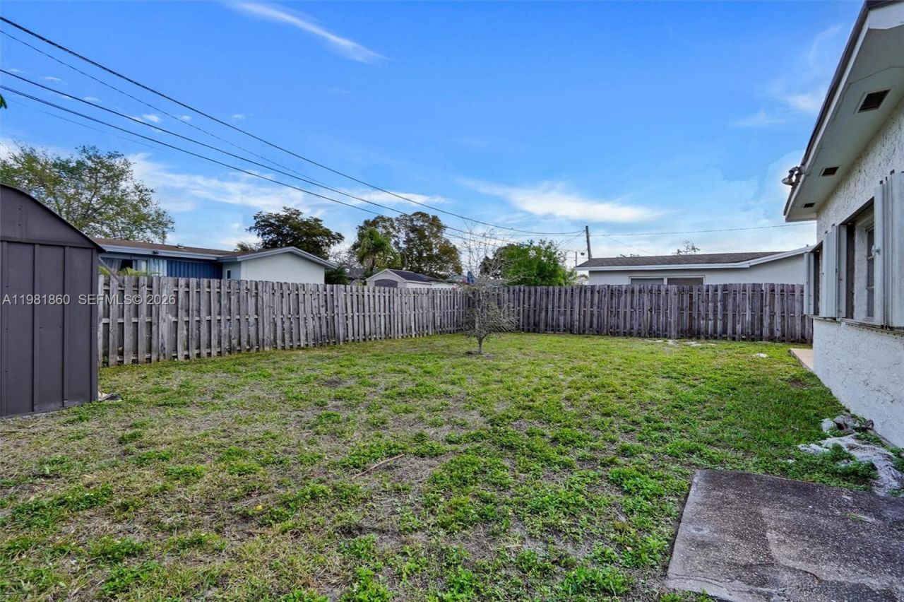 11331 NW 37th St, Sunrise, FL 33323 Photo