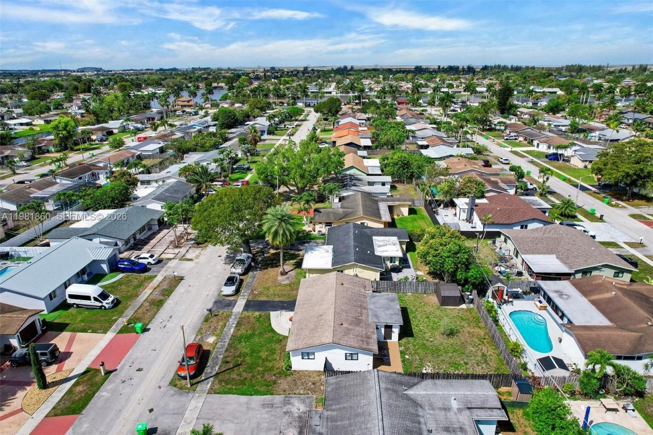 11331 NW 37th St, Sunrise, FL 33323 Photo