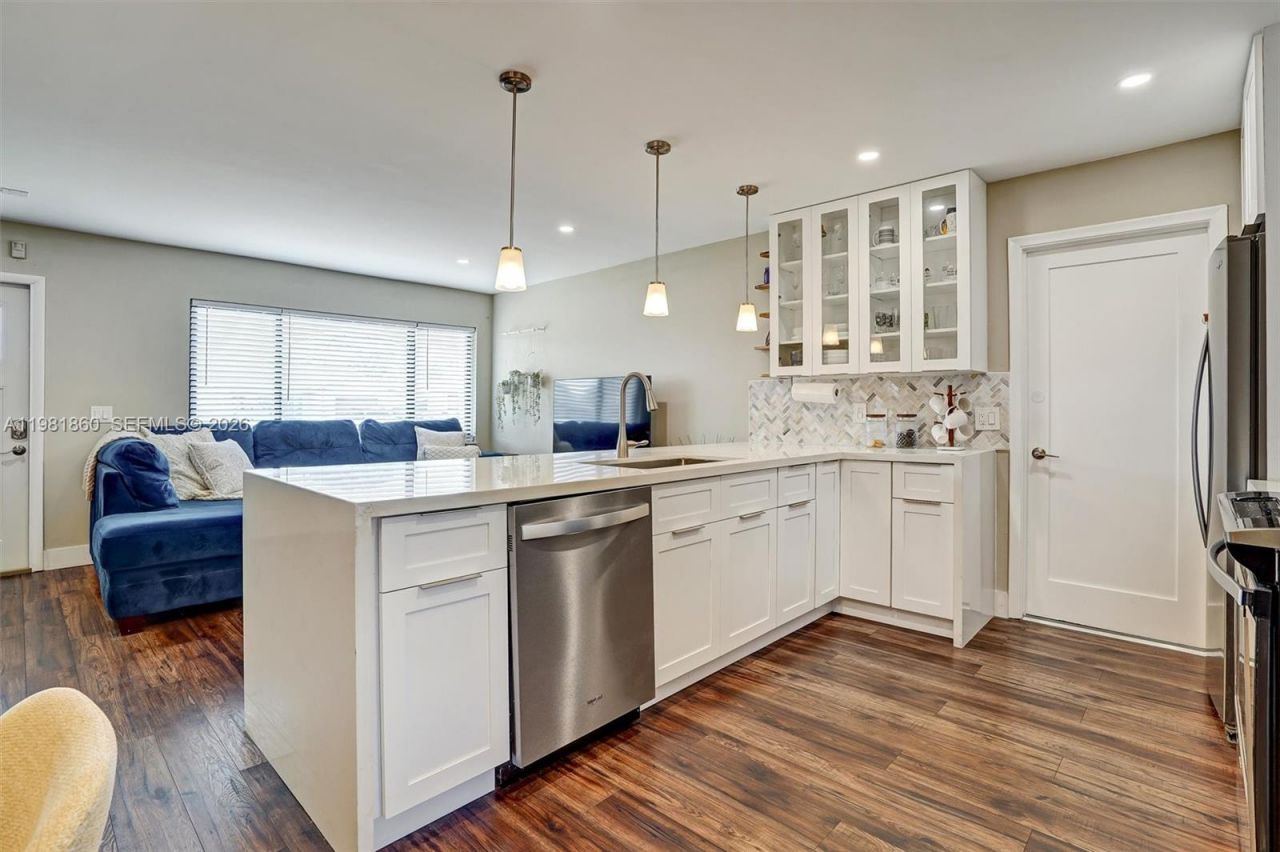 11331 NW 37th St, Sunrise, FL 33323 Photo