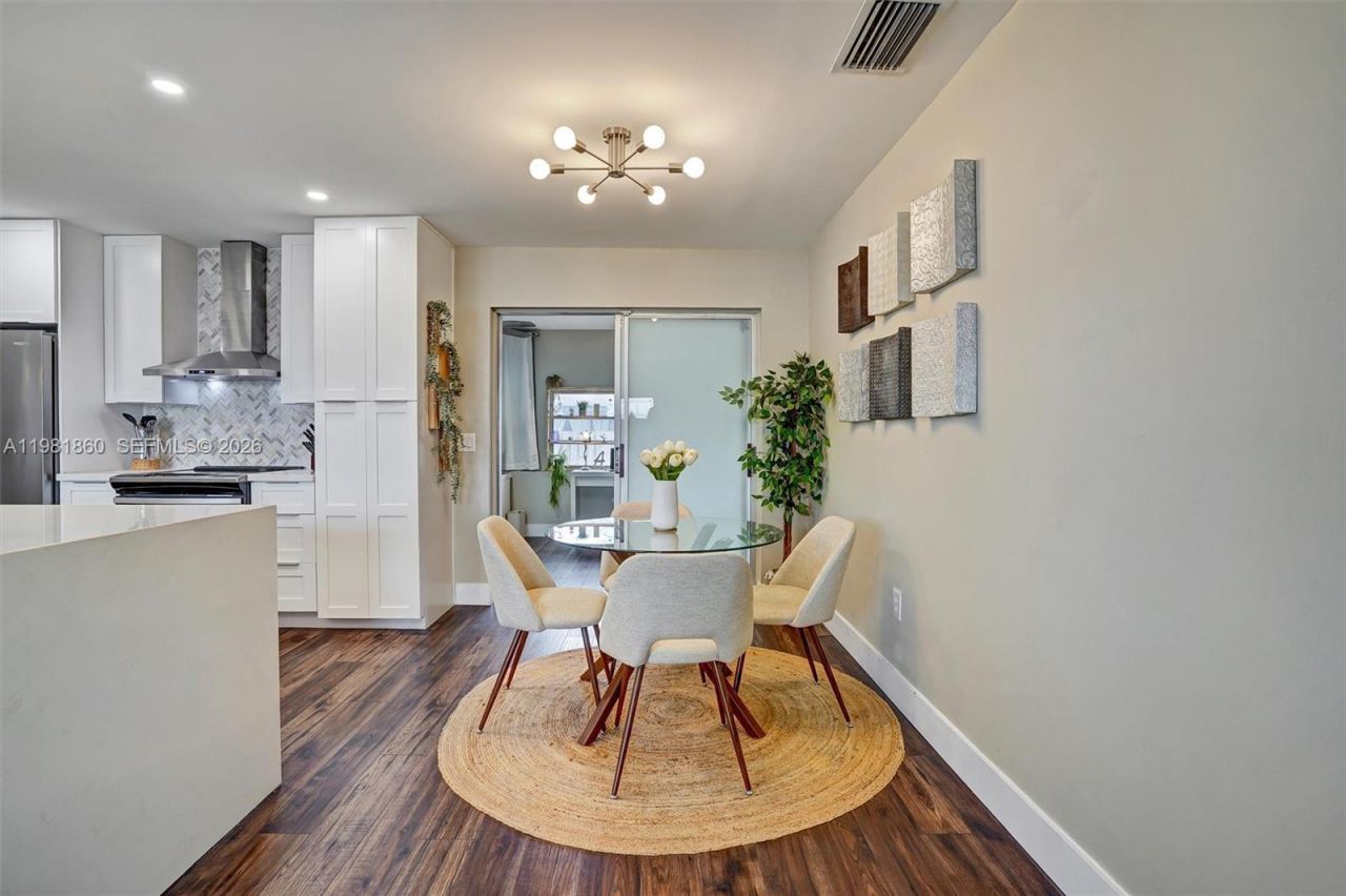 11331 NW 37th St, Sunrise, FL 33323 Photo