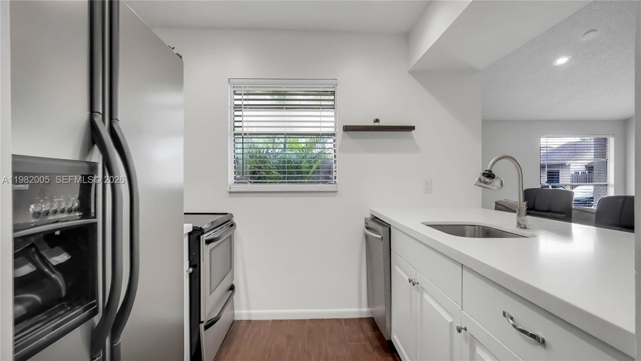 2056 SW 81st Way, Davie, FL 33324 Photo