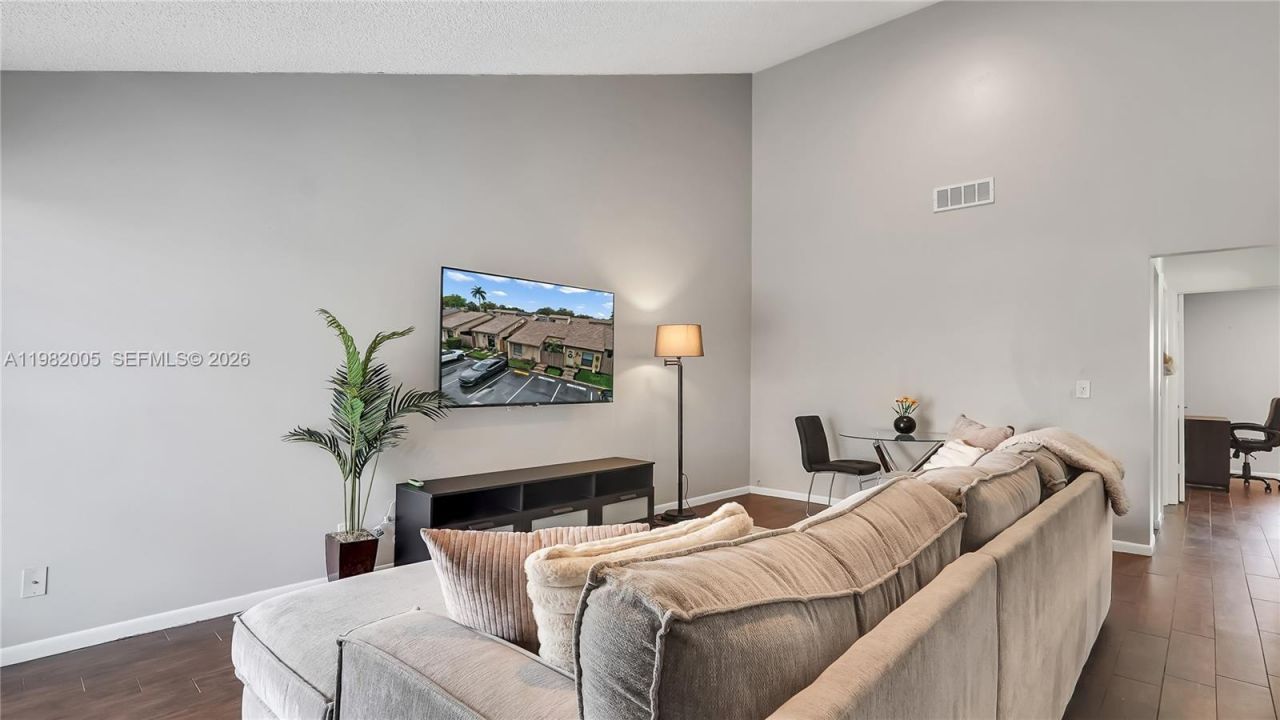 2056 SW 81st Way, Davie, FL 33324 Photo