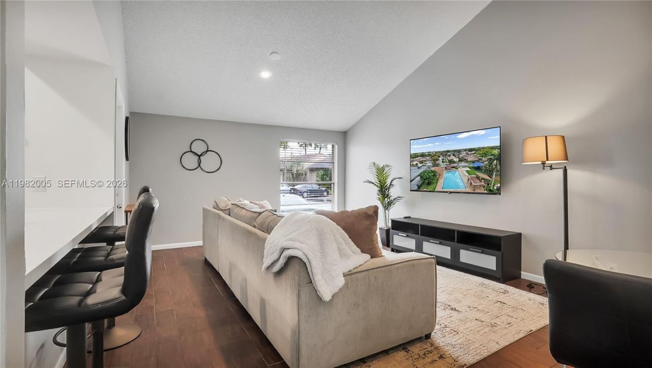 2056 SW 81st Way, Davie, FL 33324 Photo