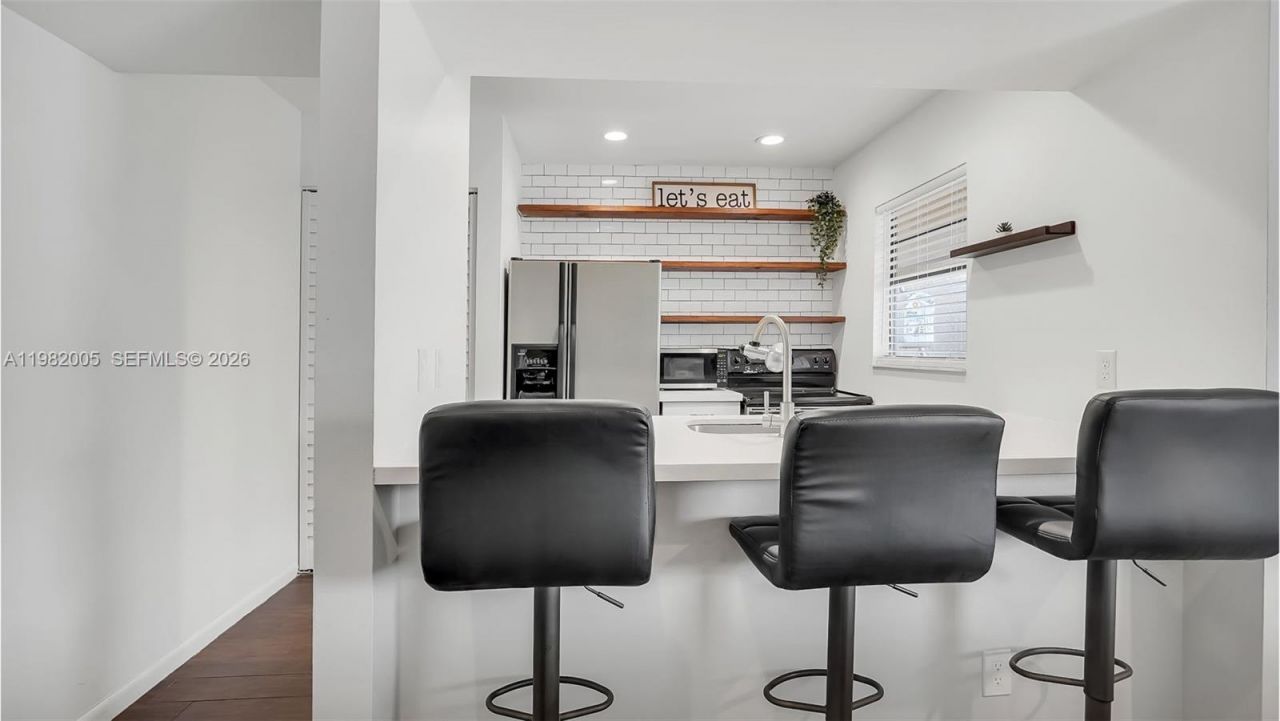 2056 SW 81st Way, Davie, FL 33324 Photo