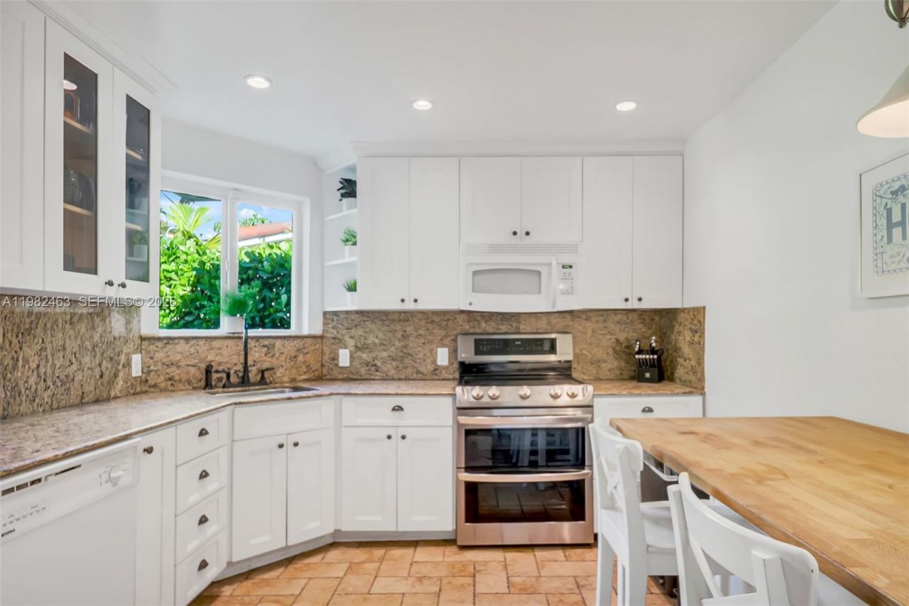 540 SW 27th Rd , Miami, FL 33129 Photo