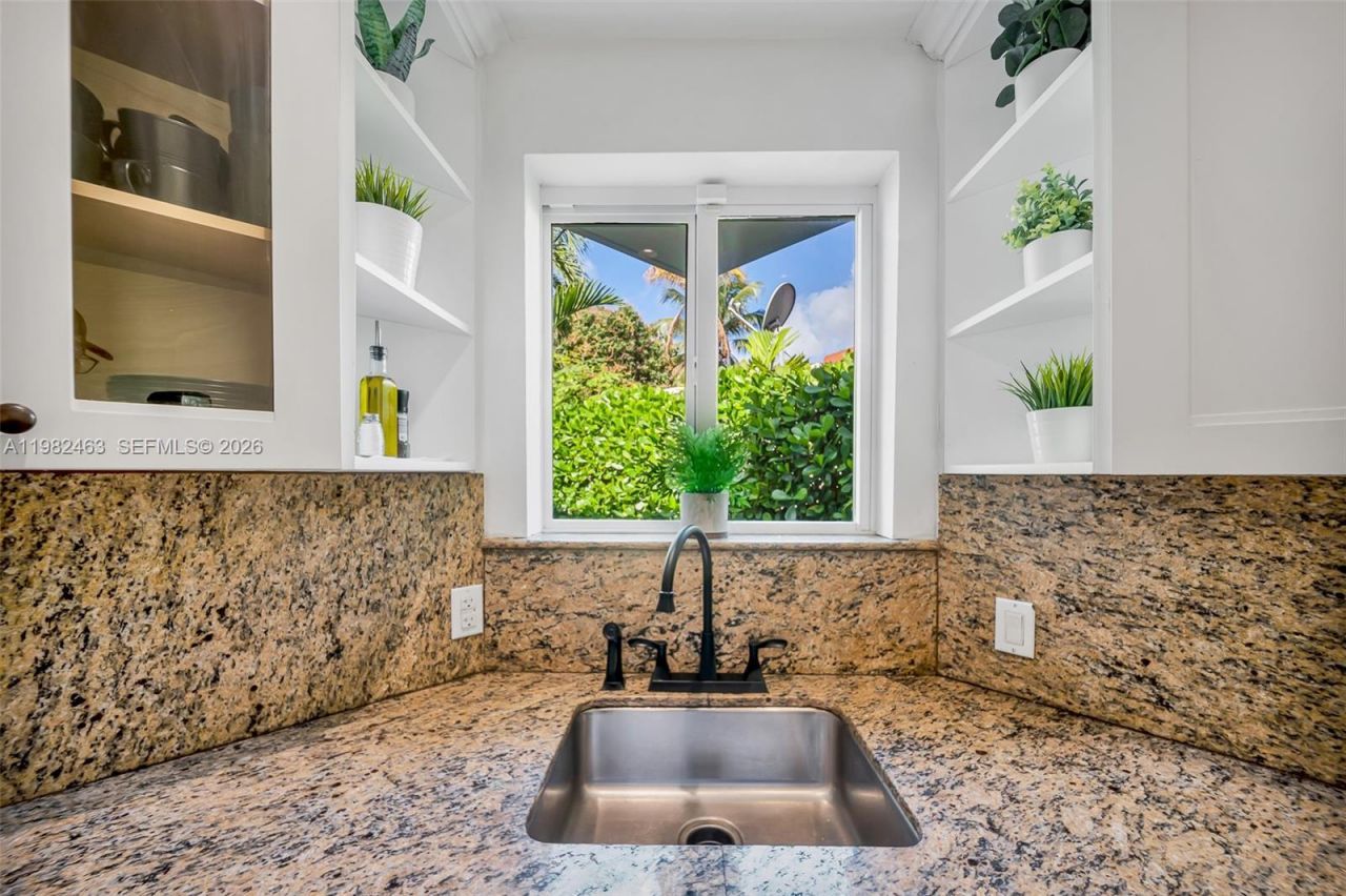 540 SW 27th Rd , Miami, FL 33129 Photo