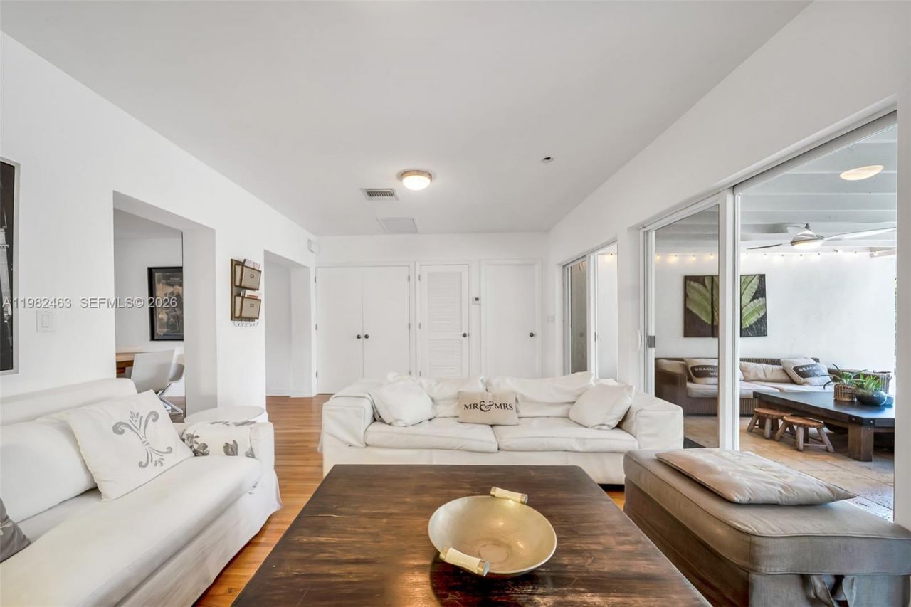 540 SW 27th Rd , Miami, FL 33129 Photo