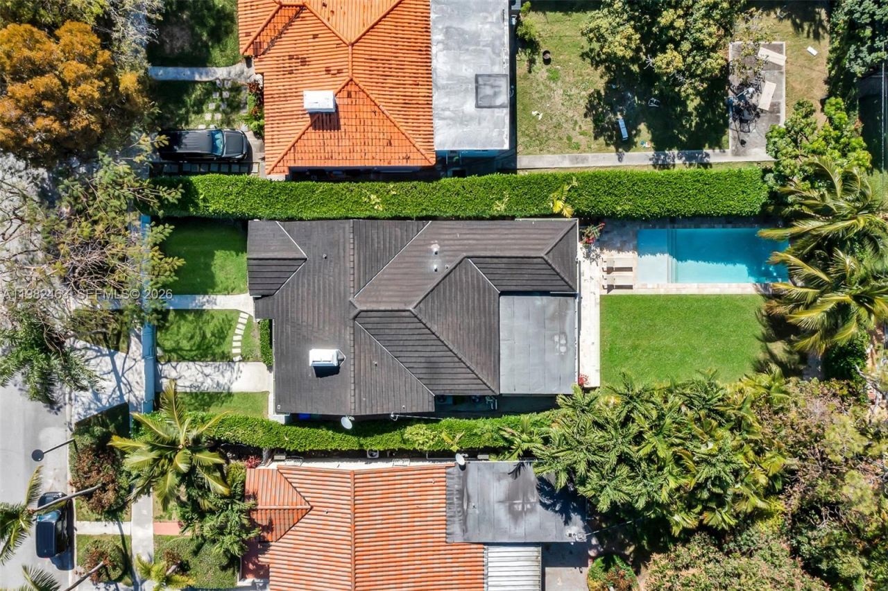 540 SW 27th Rd , Miami, FL 33129 Photo