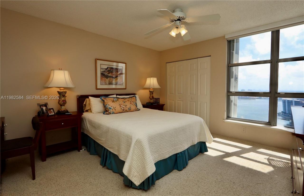 3500 Mystic Pointe Dr, Unit 3701, Aventura, FL 33180 Photo