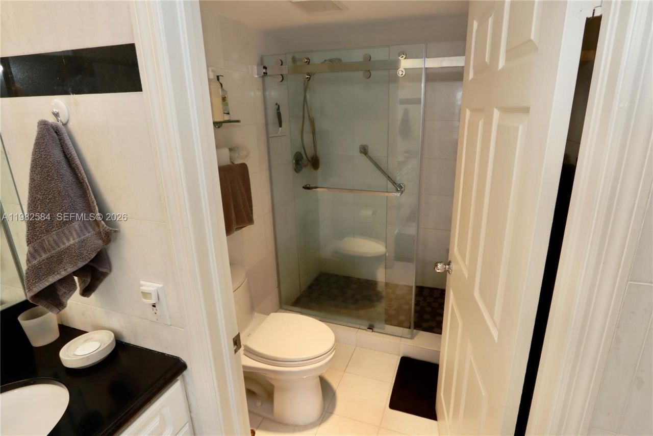 3500 Mystic Pointe Dr, Unit 3701, Aventura, FL 33180 Photo