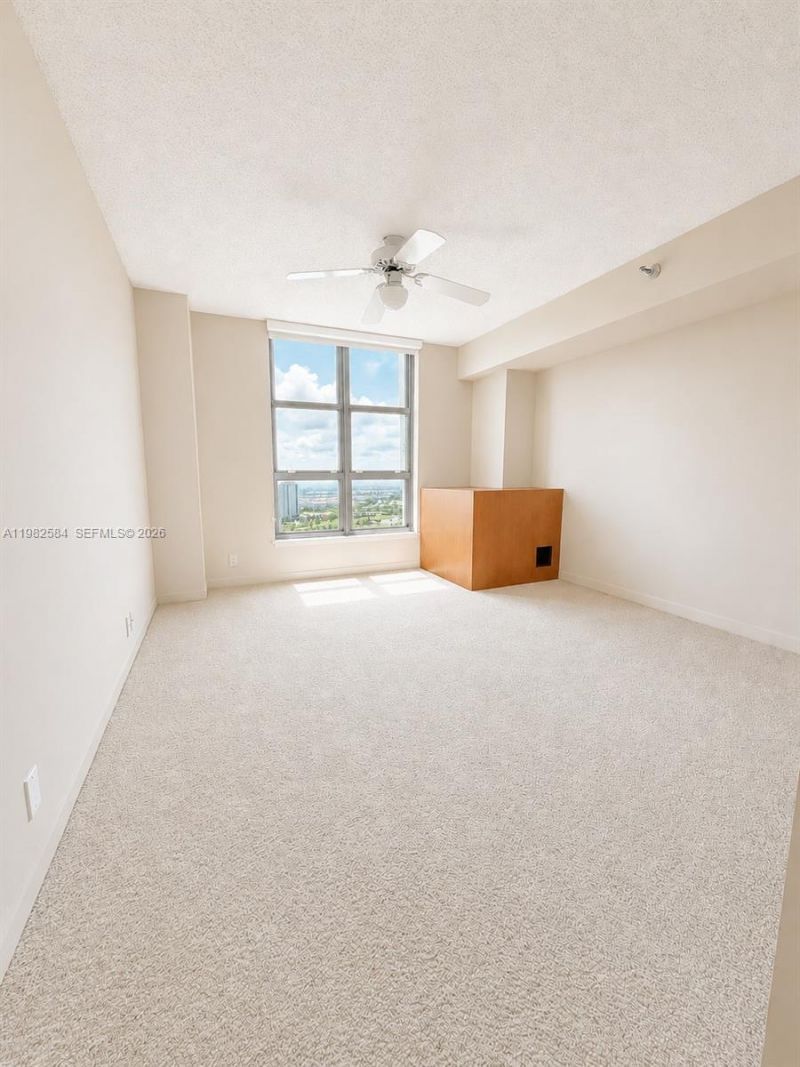 3500 Mystic Pointe Dr, Unit 3701, Aventura, FL 33180 Photo