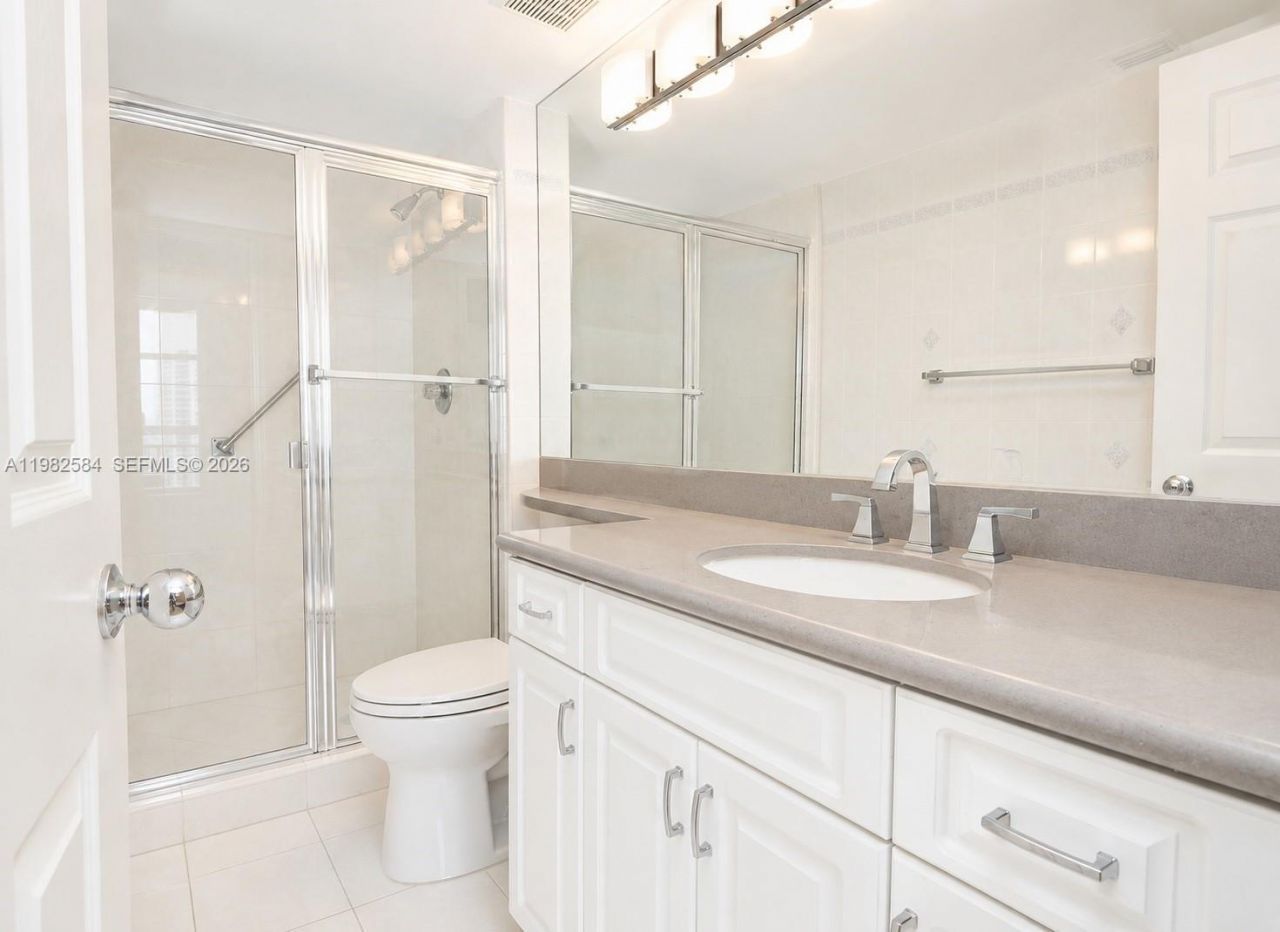 3500 Mystic Pointe Dr, Unit 3701, Aventura, FL 33180 Photo