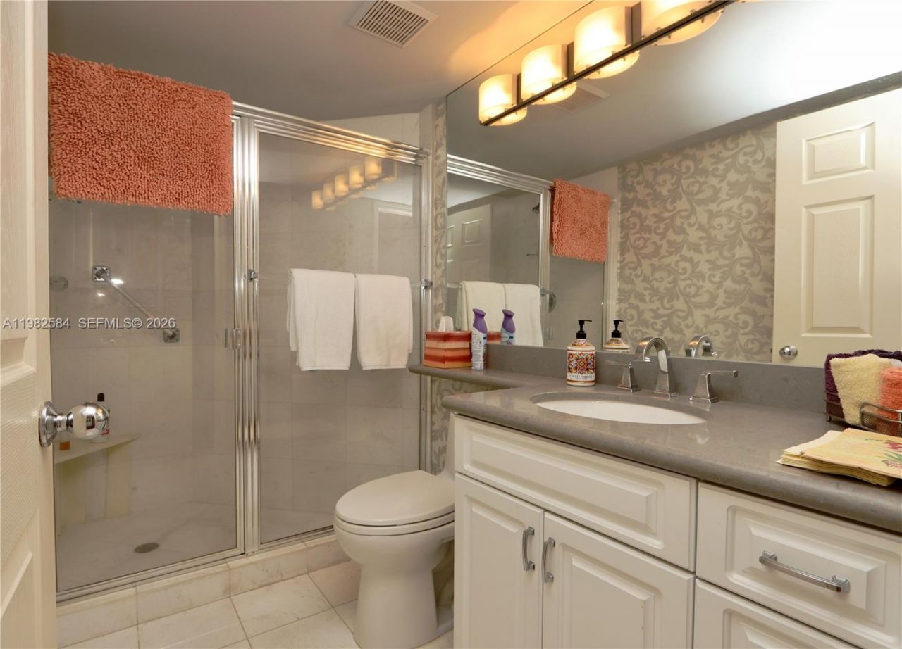 3500 Mystic Pointe Dr, Unit 3701, Aventura, FL 33180 Photo