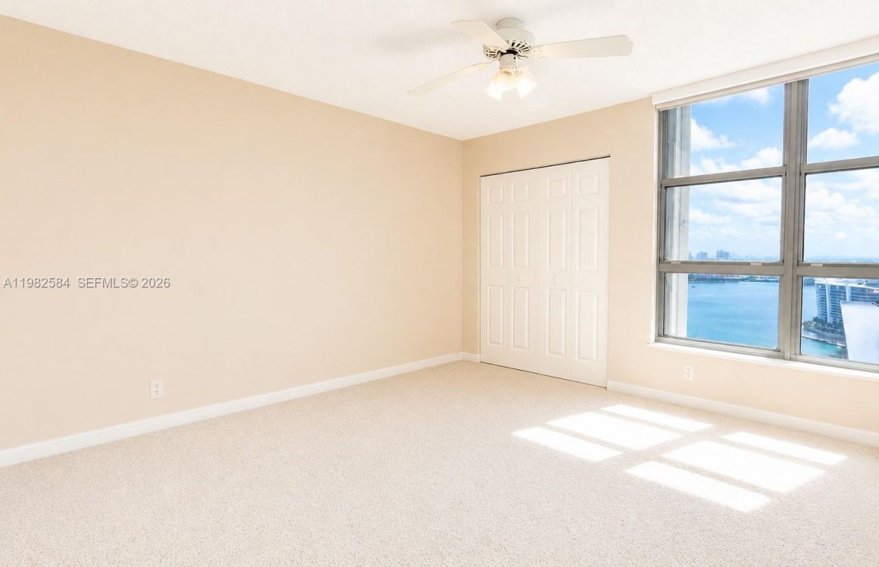 3500 Mystic Pointe Dr, Unit 3701, Aventura, FL 33180 Photo