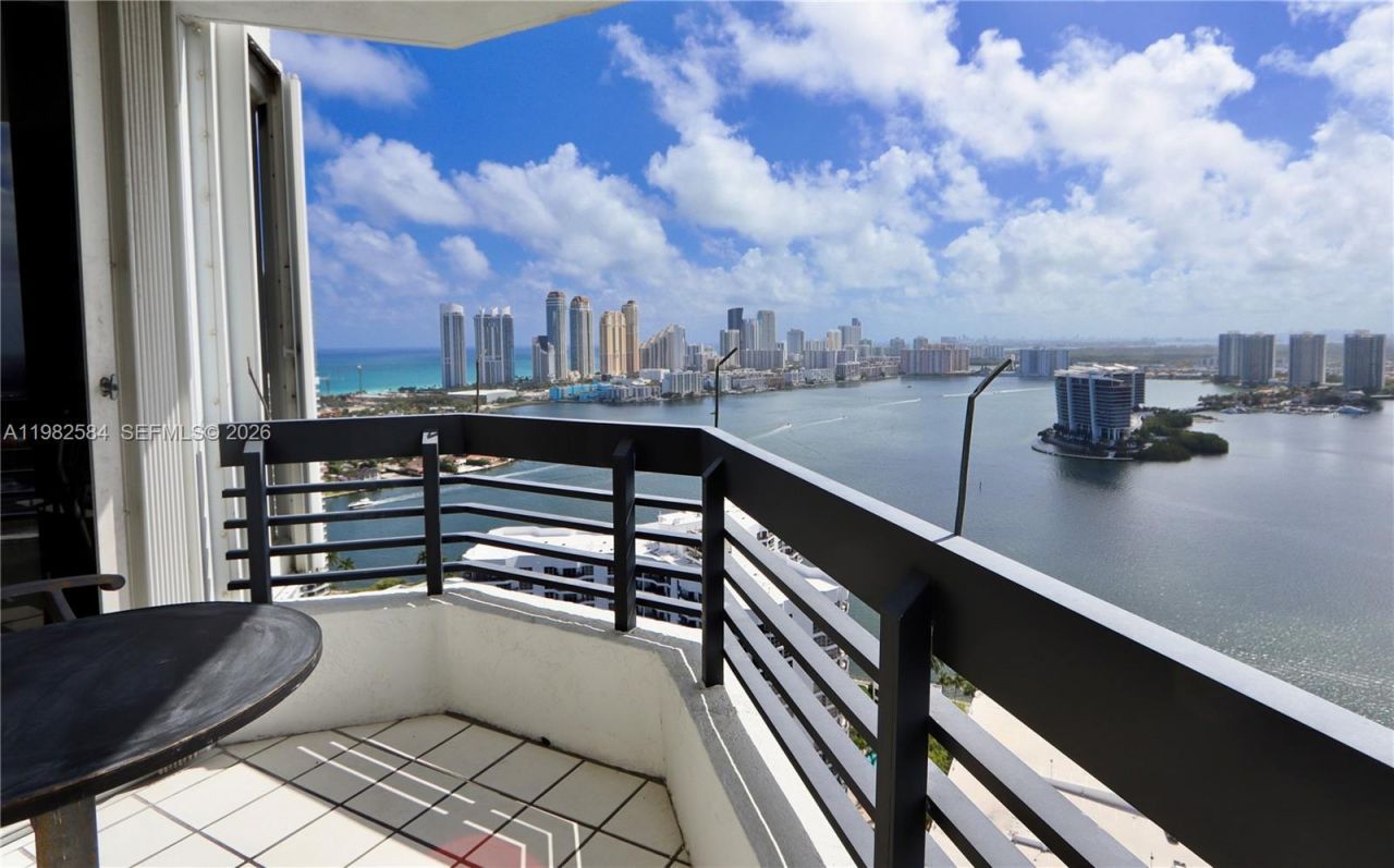 3500 Mystic Pointe Dr, Unit 3701, Aventura, FL 33180 Photo