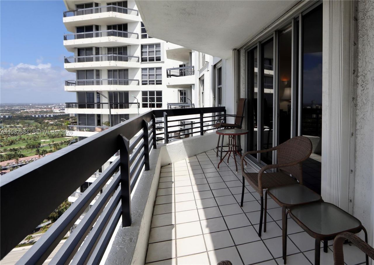 3500 Mystic Pointe Dr, Unit 3701, Aventura, FL 33180 Photo