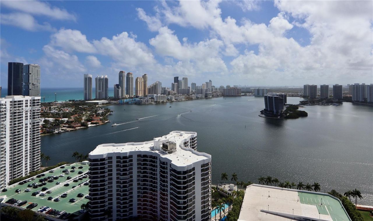 3500 Mystic Pointe Dr, Unit 3701, Aventura, FL 33180 Photo