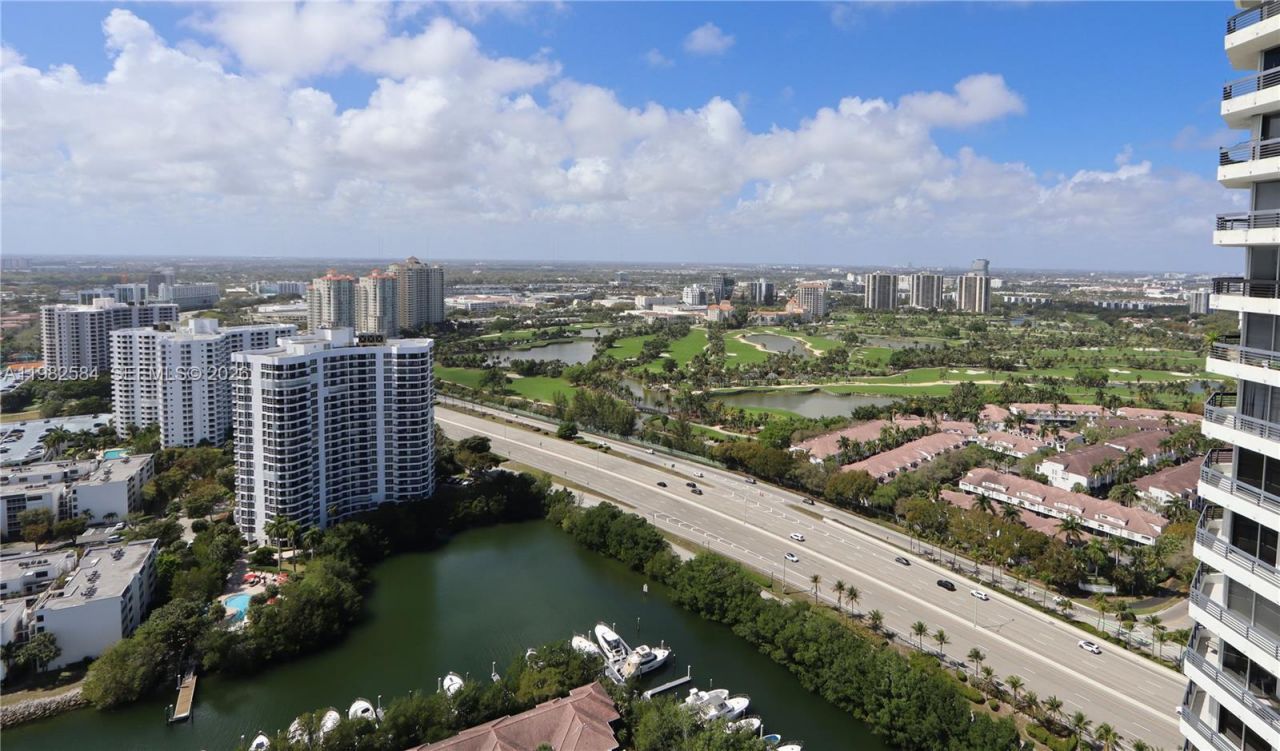 3500 Mystic Pointe Dr, Unit 3701, Aventura, FL 33180 Photo