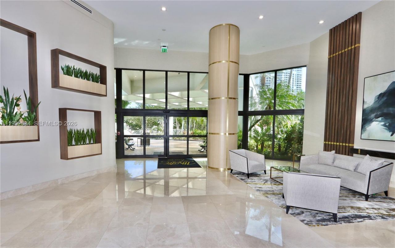 3500 Mystic Pointe Dr, Unit 3701, Aventura, FL 33180 Photo