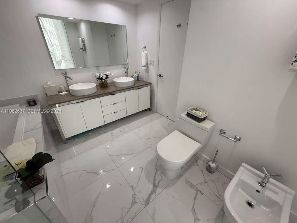 495 Brickell Ave, Unit 511, Miami, FL 33131 Photo