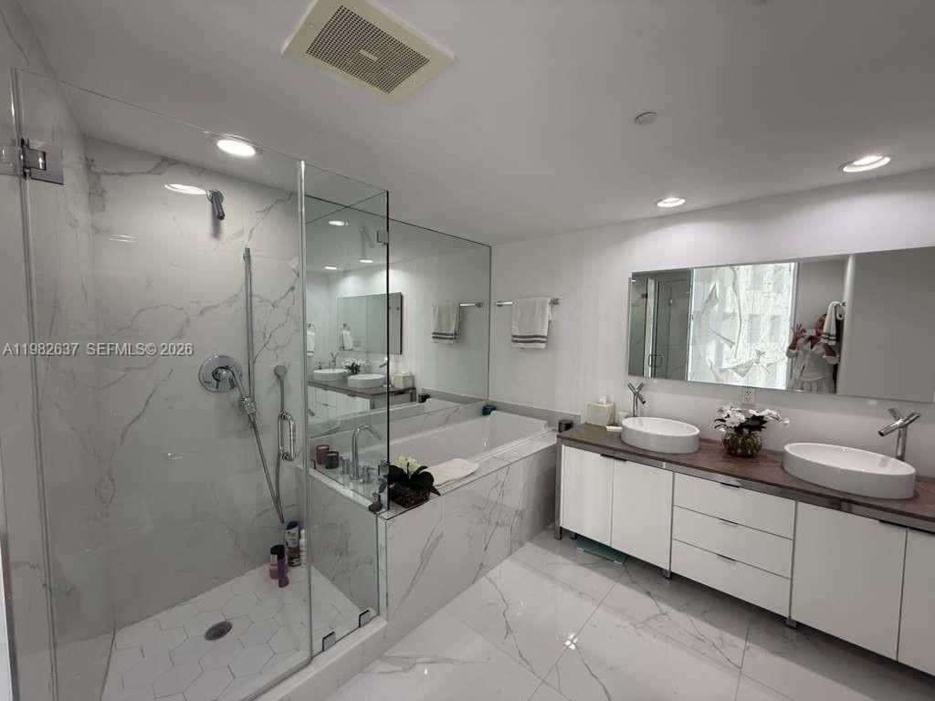 495 Brickell Ave, Unit 511, Miami, FL 33131 Photo
