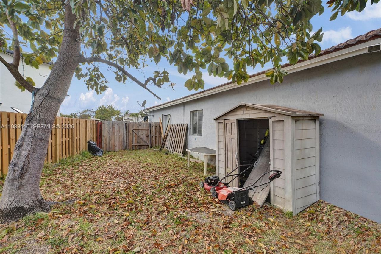 9141 SW 162nd Ct, Miami, FL 33196 Photo