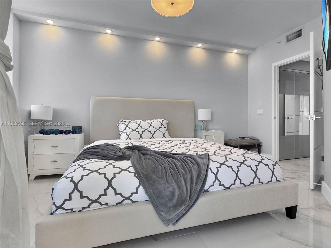 4775 Collins Ave, Unit 3508, Miami Beach, FL 33140 Photo